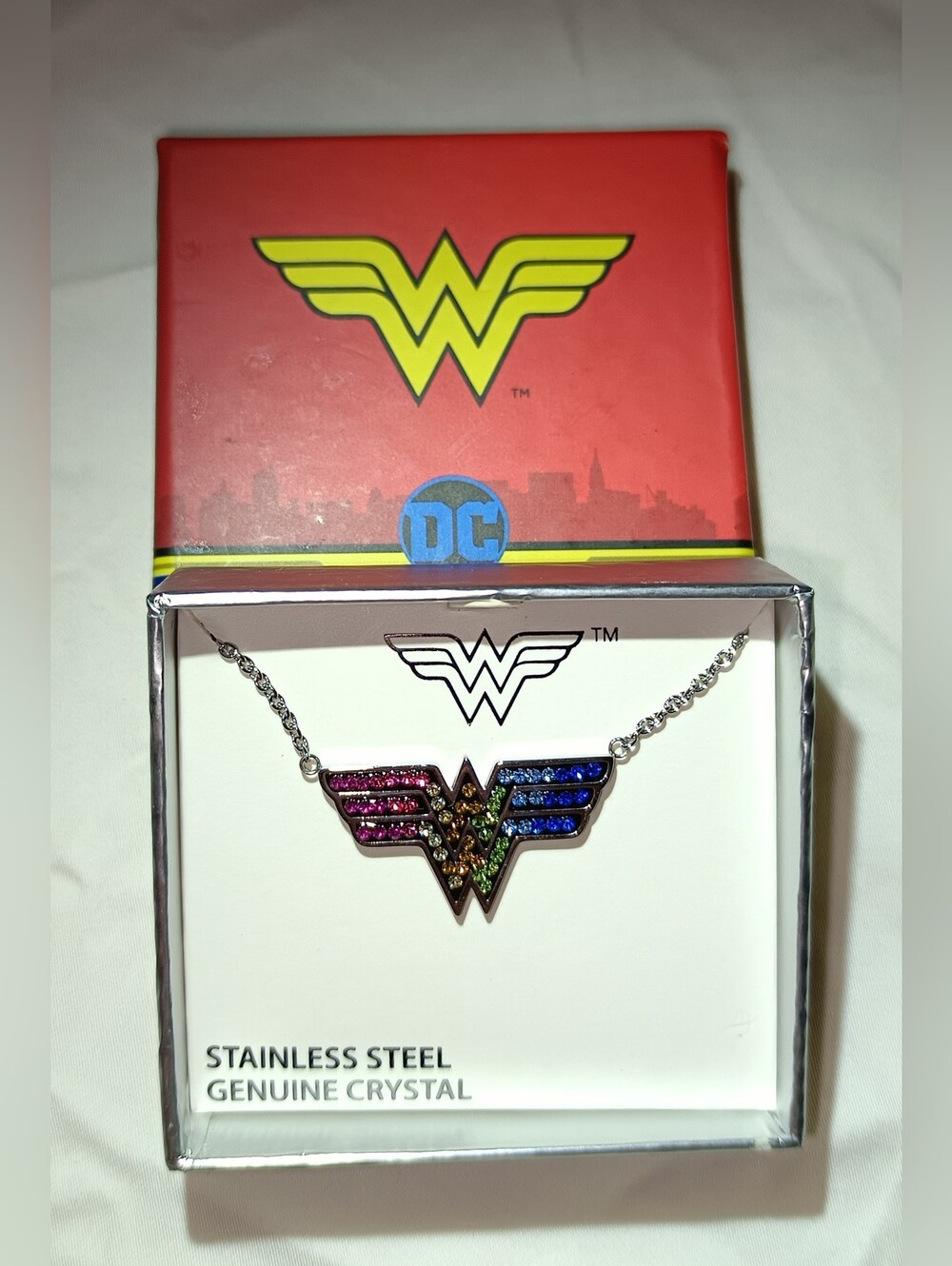 RARE Wonder Woman Crystal Logo Pendant Necklace DC Comics Licensed Stainless - Picture 2 of 5